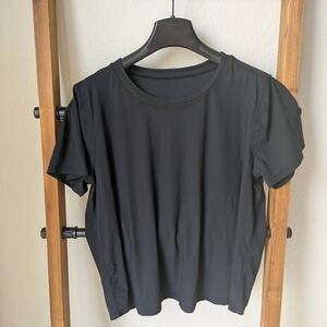 lululemon athletica Sunday Sprint Crop Top Short Sleeve Tee - Size L